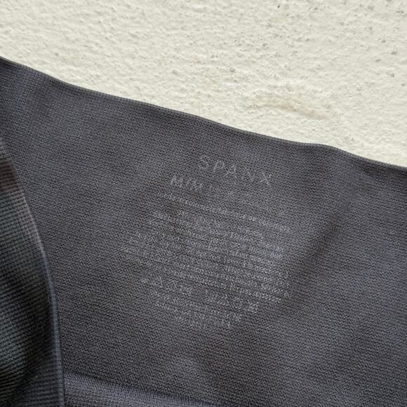 Spanx Look At Me Now Camo Leggings M Black Gray High Rise Cropped - Picture 4 of 5